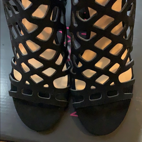 Material Girl Ankle Booties - Picture 5 of 8
